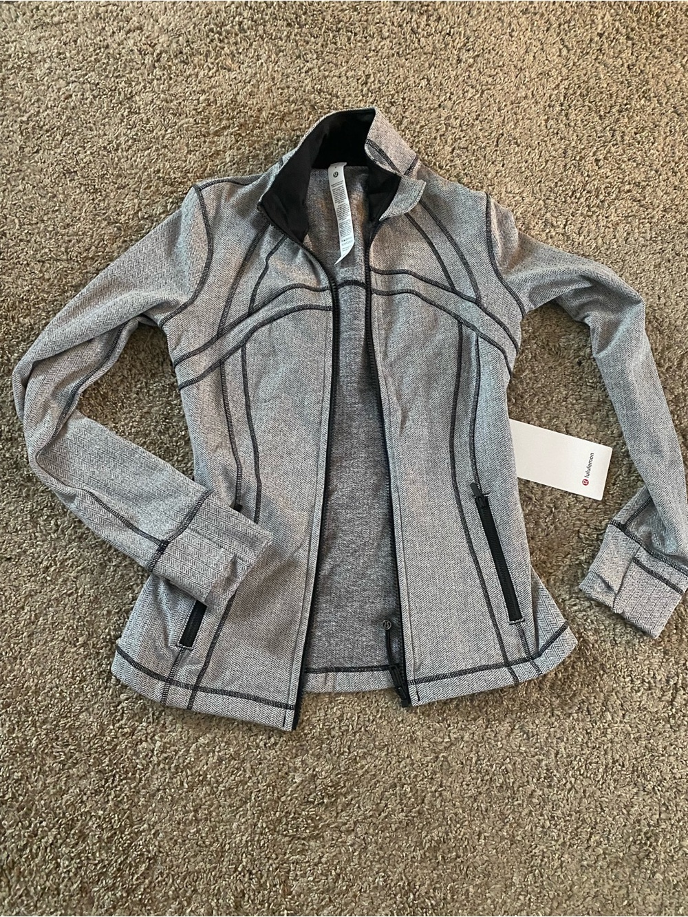 LULULEMON DEFINE JACKET SZ 6